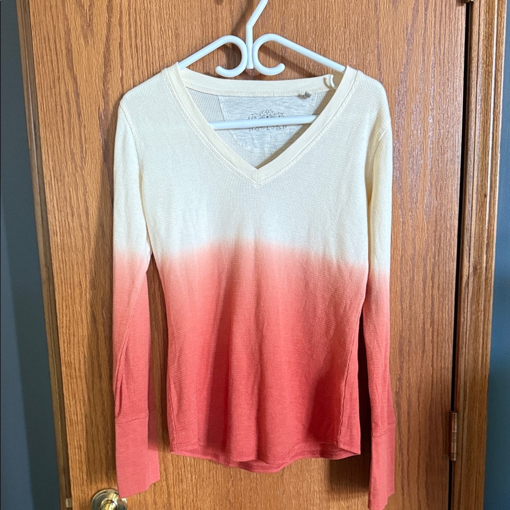 Panhandle Gradient Cream and Pink V-Neck Women's Top, size large.